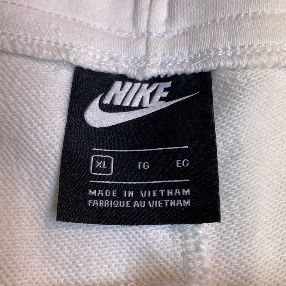 Nike Shorts - Picture 4 of 8